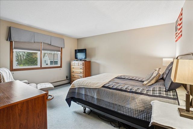 15 Lindstrom Lane, Manchester, NH 03104