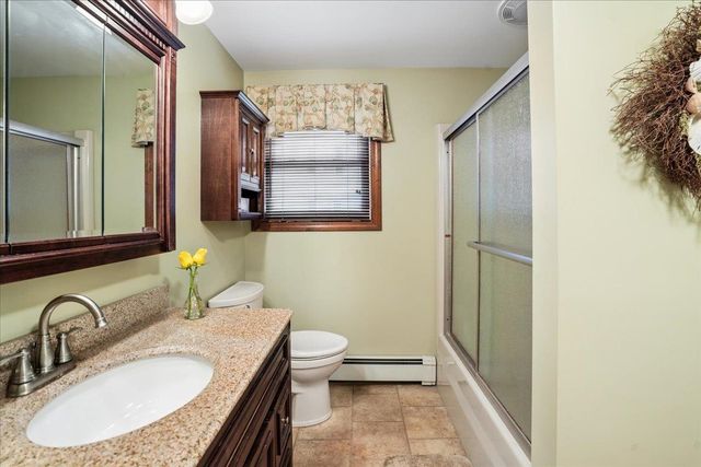 15 Lindstrom Lane, Manchester, NH 03104