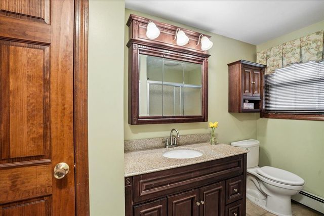 15 Lindstrom Lane, Manchester, NH 03104