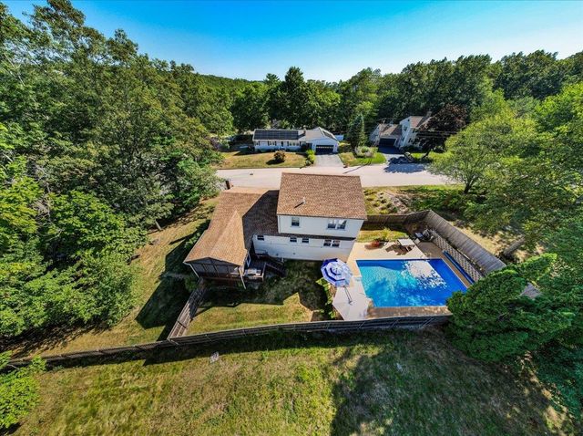 15 Lindstrom Lane, Manchester, NH 03104