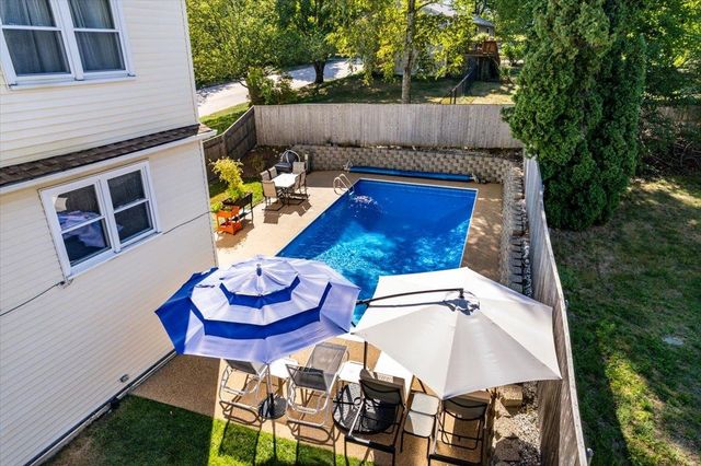 15 Lindstrom Lane, Manchester, NH 03104