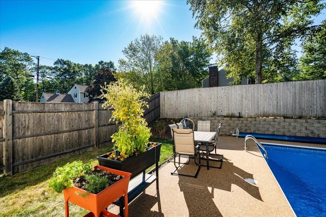 15 Lindstrom Lane, Manchester, NH 03104