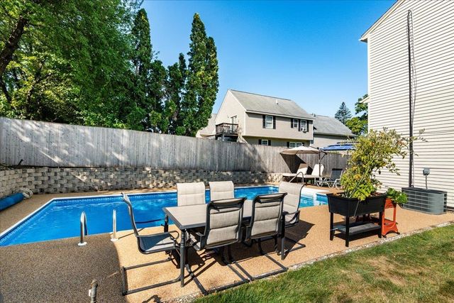 15 Lindstrom Lane, Manchester, NH 03104
