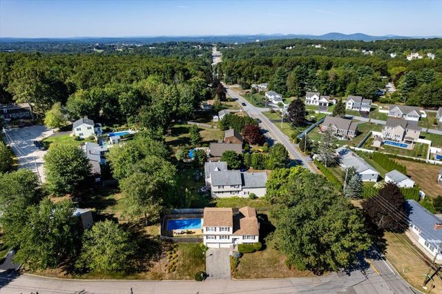 15 Lindstrom Lane, Manchester, NH 03104