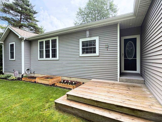 3520 W Farrand Road, Vienna Twp, MI 48420