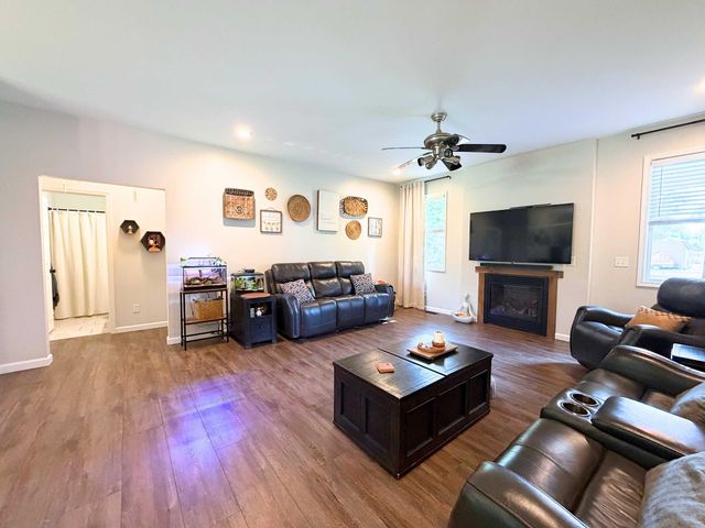3520 W Farrand Road, Vienna Twp, MI 48420