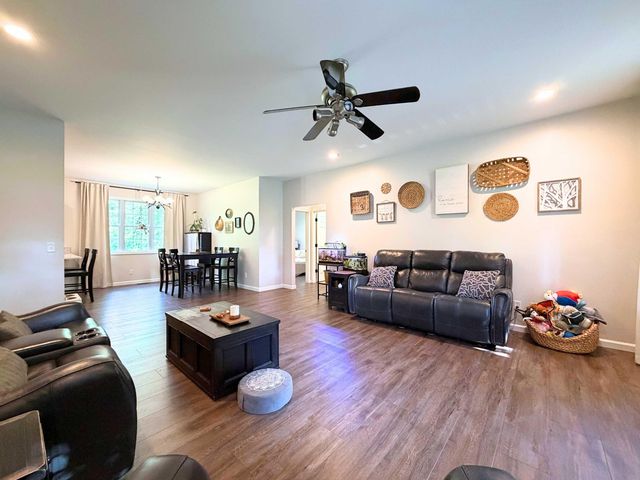3520 W Farrand Road, Vienna Twp, MI 48420