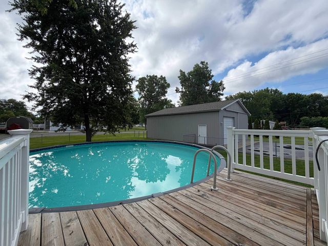 3520 W Farrand Road, Vienna Twp, MI 48420