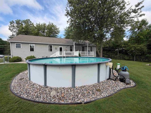 3520 W Farrand Road, Vienna Twp, MI 48420