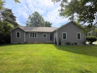 3520 W Farrand Road, Vienna Twp, MI 48420