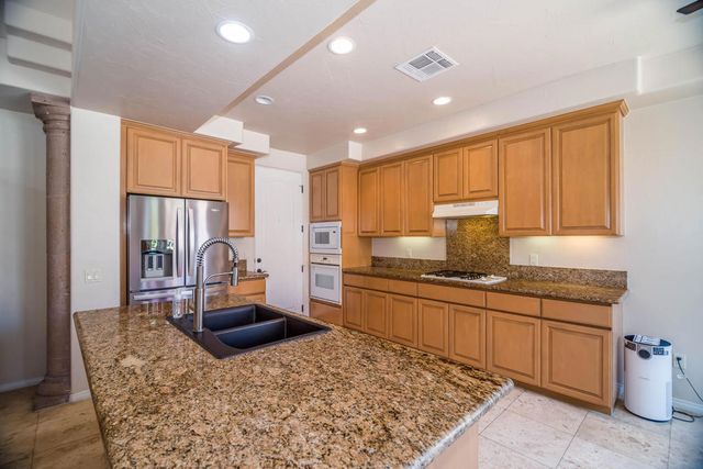 208 Piazza Di Sotto, Palm Desert, CA 92260