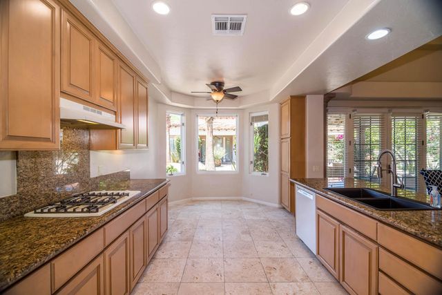 208 Piazza Di Sotto, Palm Desert, CA 92260