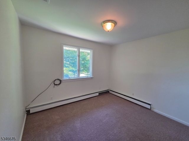 2 Beemer Rd, Wantage Twp., NJ 07461