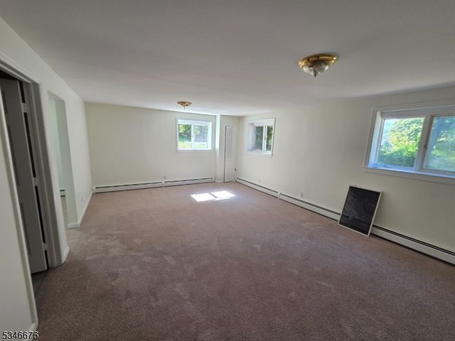 2 Beemer Rd, Wantage Twp., NJ 07461