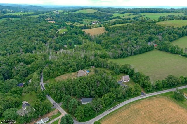 2 Beemer Rd, Wantage Twp., NJ 07461