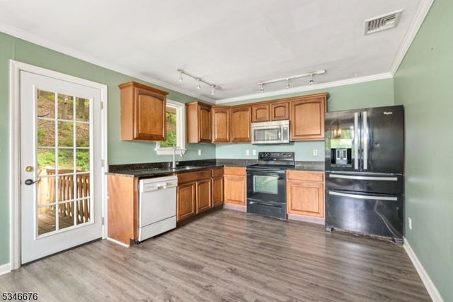 2 Beemer Rd, Wantage Twp., NJ 07461