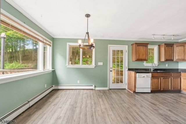 2 Beemer Rd, Wantage Twp., NJ 07461