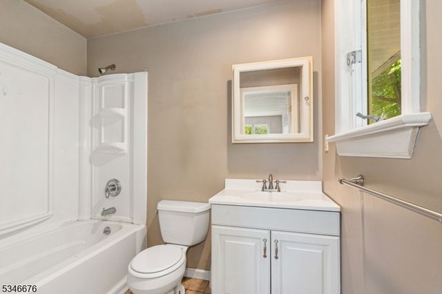 2 Beemer Rd, Wantage Twp., NJ 07461