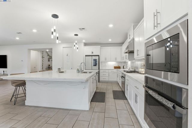 3037 Copley Dr, Tracy, CA 95377