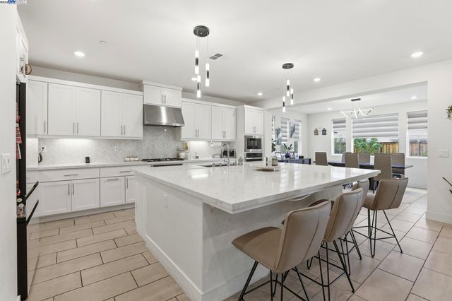 3037 Copley Dr, Tracy, CA 95377