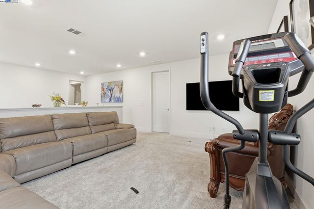 3037 Copley Dr, Tracy, CA 95377