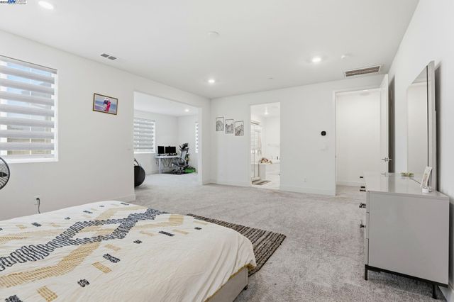 3037 Copley Dr, Tracy, CA 95377