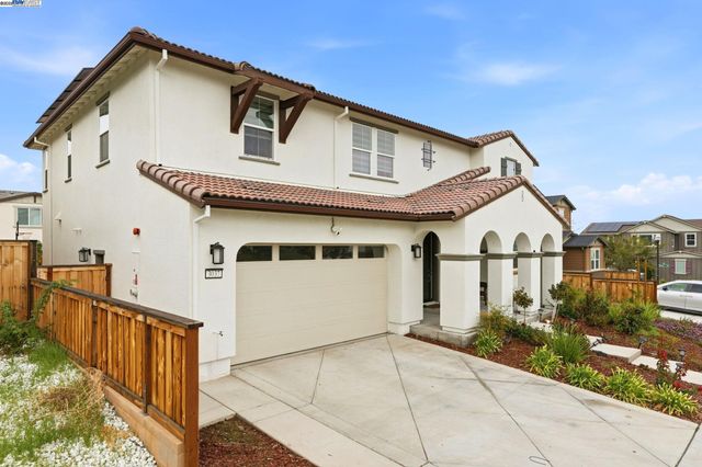 3037 Copley Dr, Tracy, CA 95377