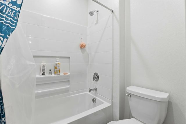 3037 Copley Dr, Tracy, CA 95377