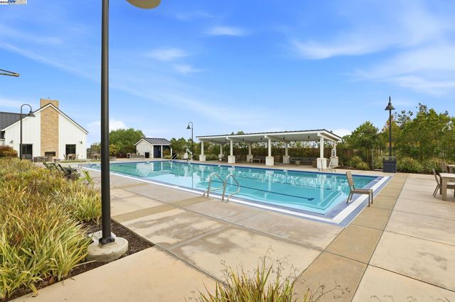 3037 Copley Dr, Tracy, CA 95377