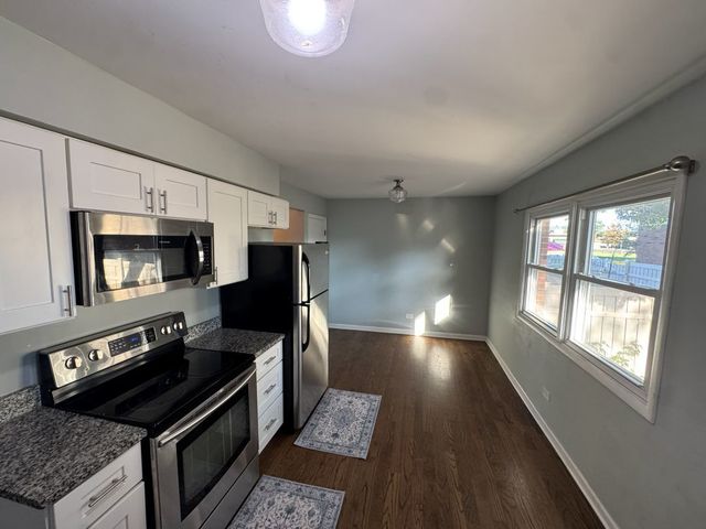442 Congress Court 9, Wood Dale, IL 60191