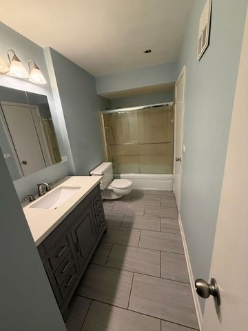 442 Congress Court 9, Wood Dale, IL 60191