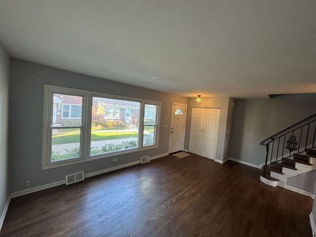 442 Congress Court 9, Wood Dale, IL 60191