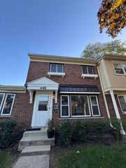 442 Congress Court 9, Wood Dale, IL 60191