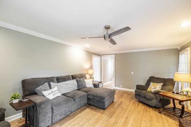 131 W Ridge Dr, Hendersonville, TN 37075