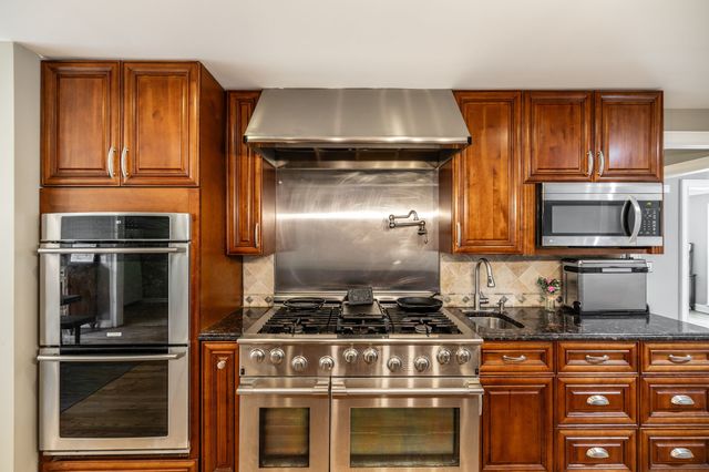 131 W Ridge Dr, Hendersonville, TN 37075