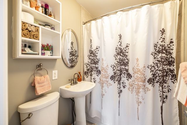 131 W Ridge Dr, Hendersonville, TN 37075