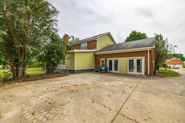 131 W Ridge Dr, Hendersonville, TN 37075