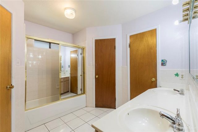 2915 Roselawn Drive, Weslaco, TX 78596