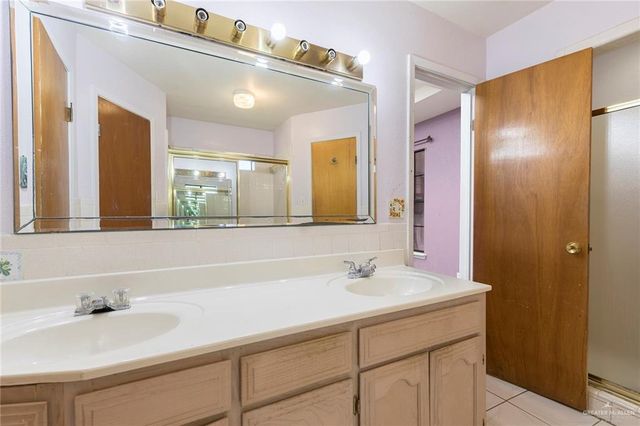 2915 Roselawn Drive, Weslaco, TX 78596