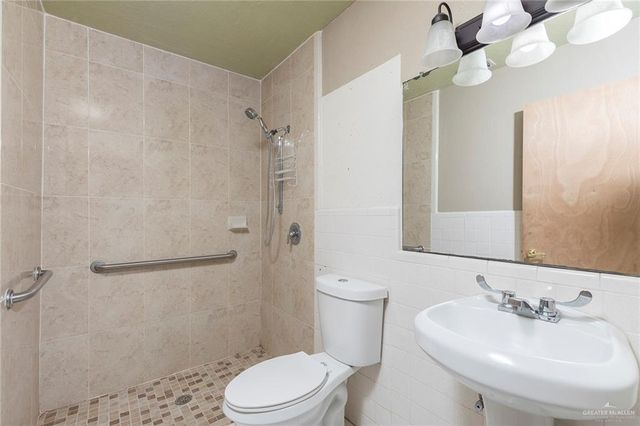 2915 Roselawn Drive, Weslaco, TX 78596