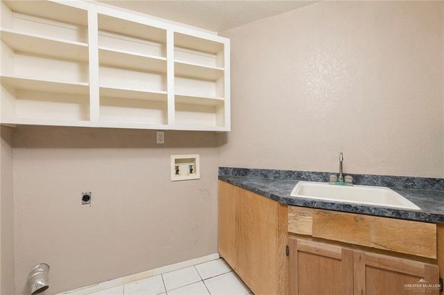 2915 Roselawn Drive, Weslaco, TX 78596