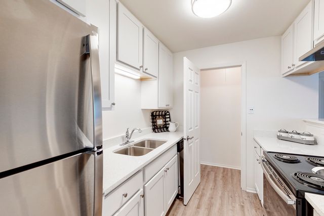 1411 Johnson Drive 1326, Buffalo Grove, IL 60089