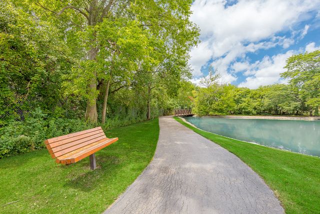 1411 Johnson Drive 1326, Buffalo Grove, IL 60089