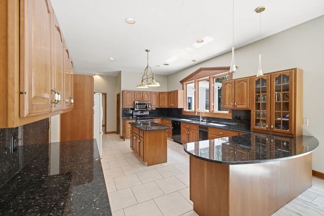 3 Windsor Drive, Foxboro, MA 02035