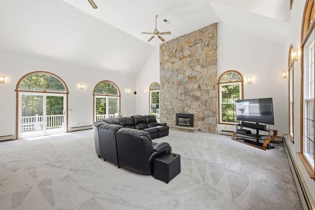 3 Windsor Drive, Foxboro, MA 02035
