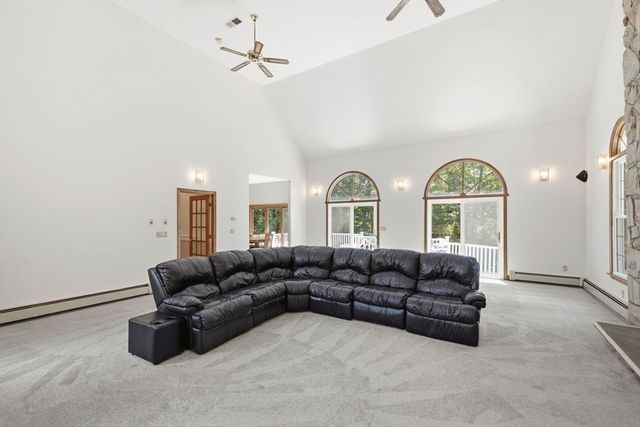 3 Windsor Drive, Foxboro, MA 02035