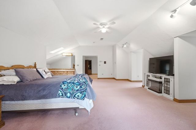 3 Windsor Drive, Foxboro, MA 02035