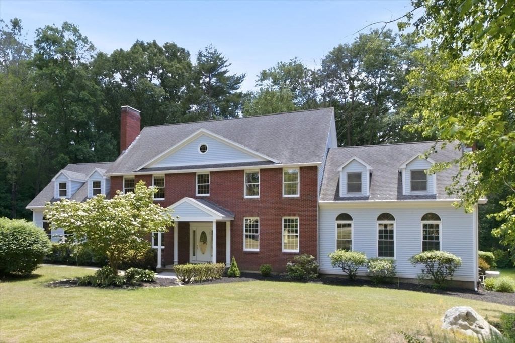 3 Windsor Drive, Foxboro, MA 02035