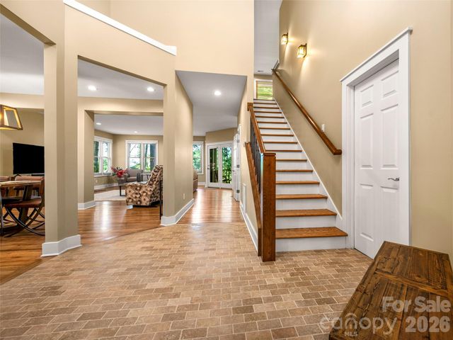 16 LaCoste Drive, Hendersonville, NC 28739