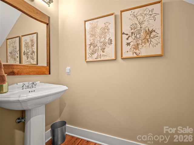 16 LaCoste Drive, Hendersonville, NC 28739